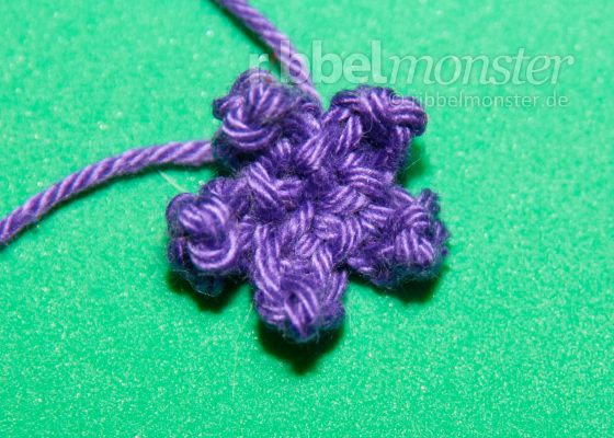 Crochet Flowers – Crochet Mini Blossom