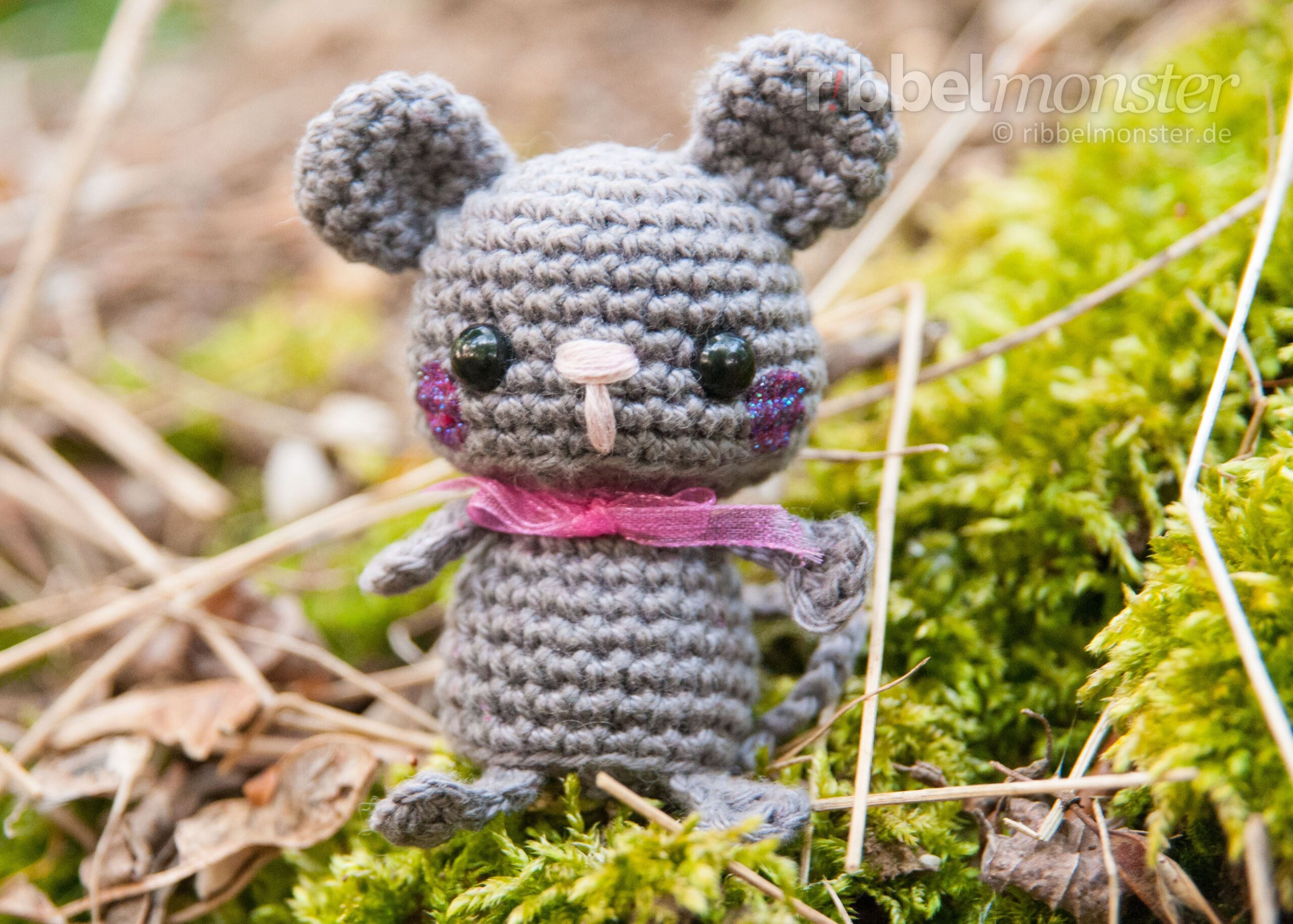 pattern - Amigurumi - Minimee Crochet Mouse - Lina - free crochet pattern