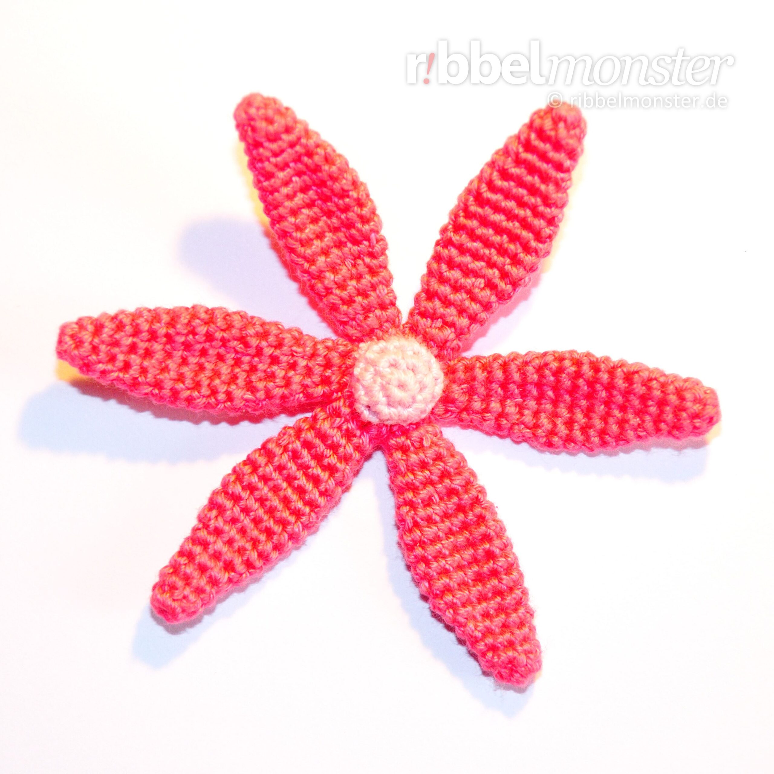 Amigurumi – Tinier Crochet Flower “Korora”